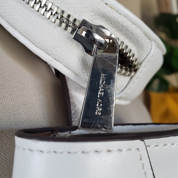 Michael Kors Multi Pouch Belt Bag NEW! - Picture 2 of 13